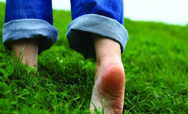 7 Shocking Reasons To Walk Barefoot – Stay Young Healthy